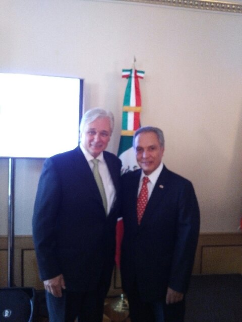 Mexican Ambassador to Swizterland Jorge Castro-Valle K. and JUWELIS' CEO Steffen Bastian